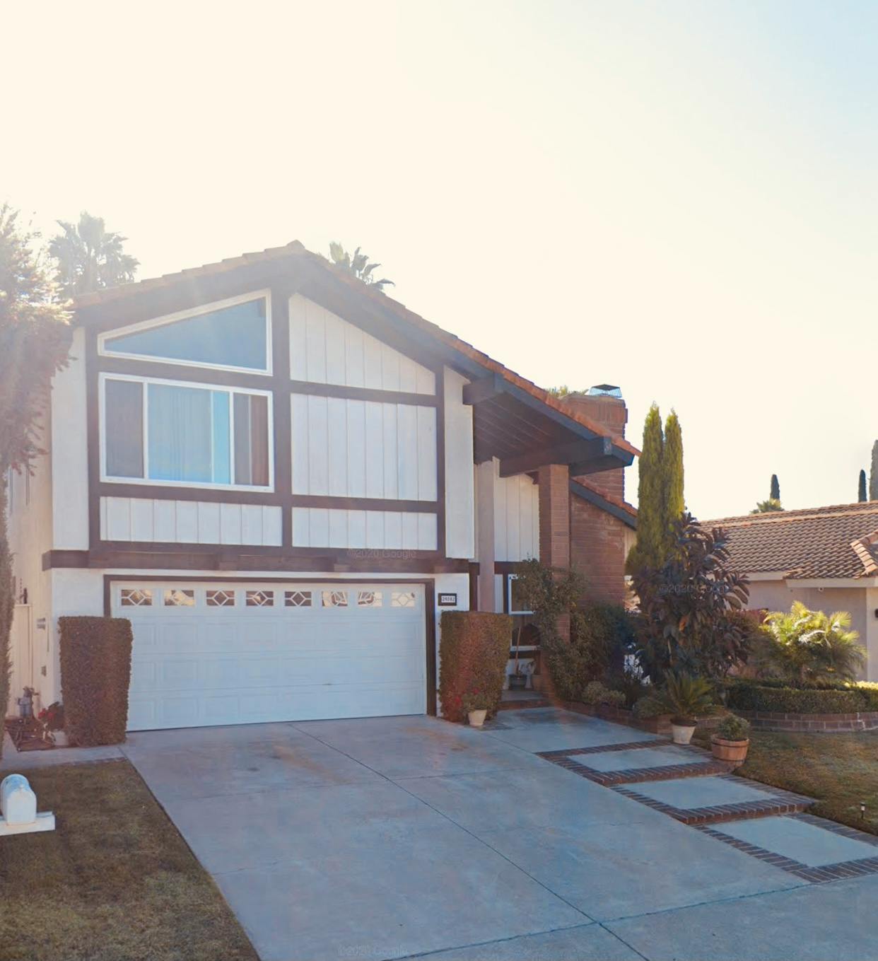 House with a garage and a driveway