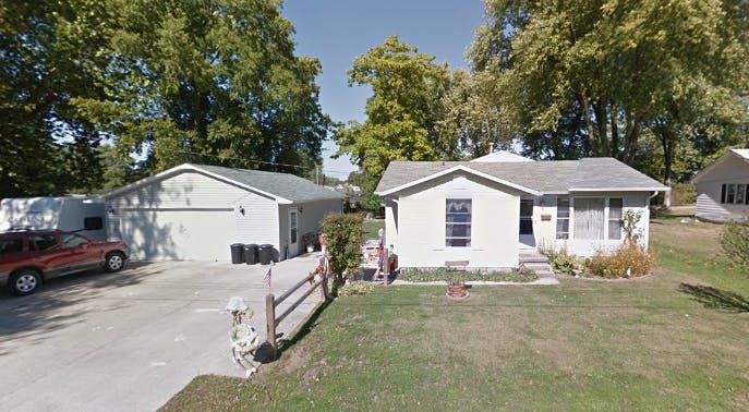 Gayla F. Jones in Shelbyville, IL