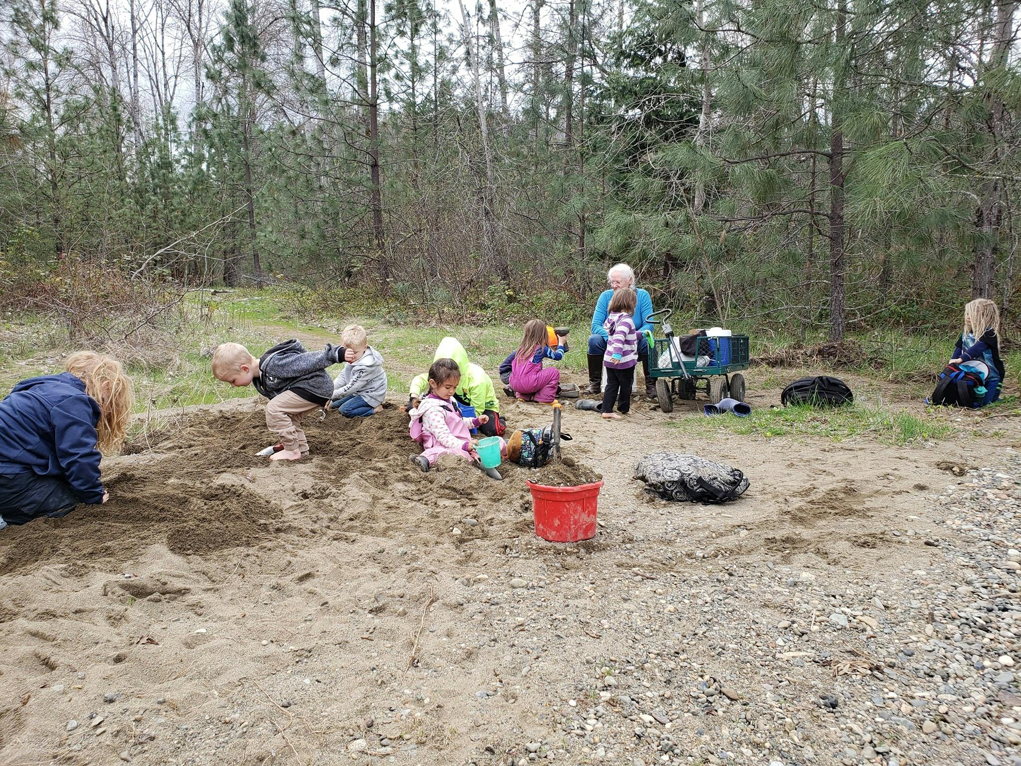 Art and Science Kids in Cave Junction, OR