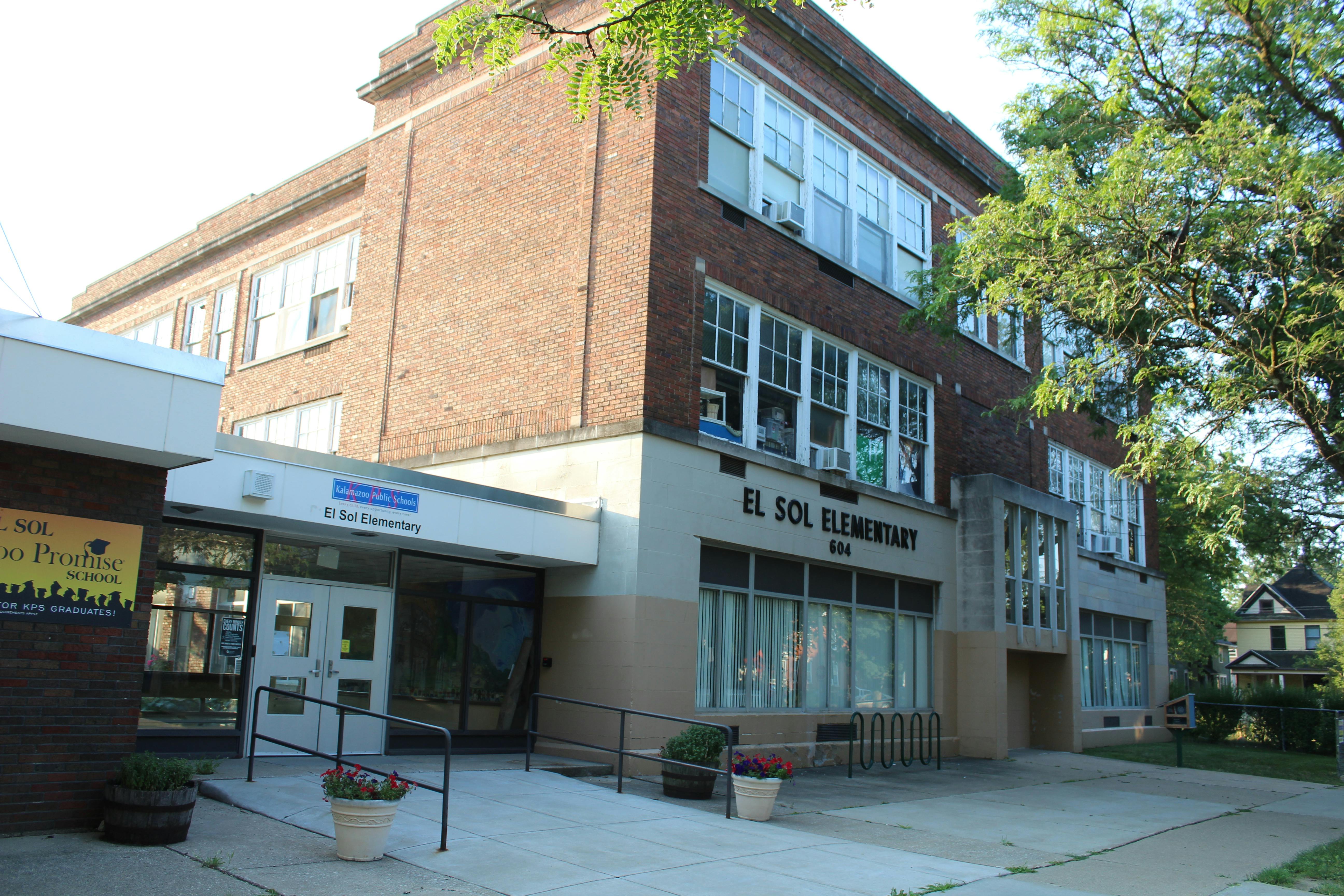 El Sol Elementary school building exterior