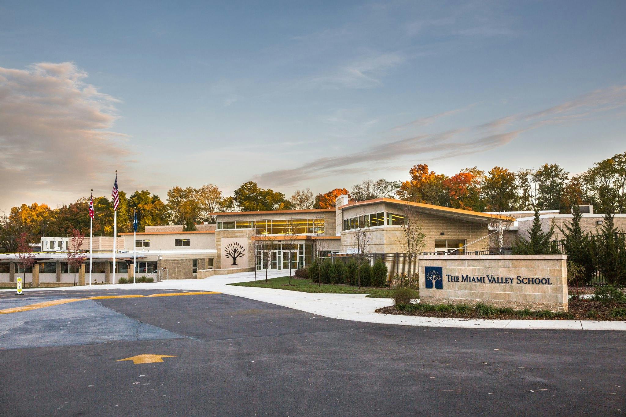 Entrance to The Miami Valley School with a sign bearing its name