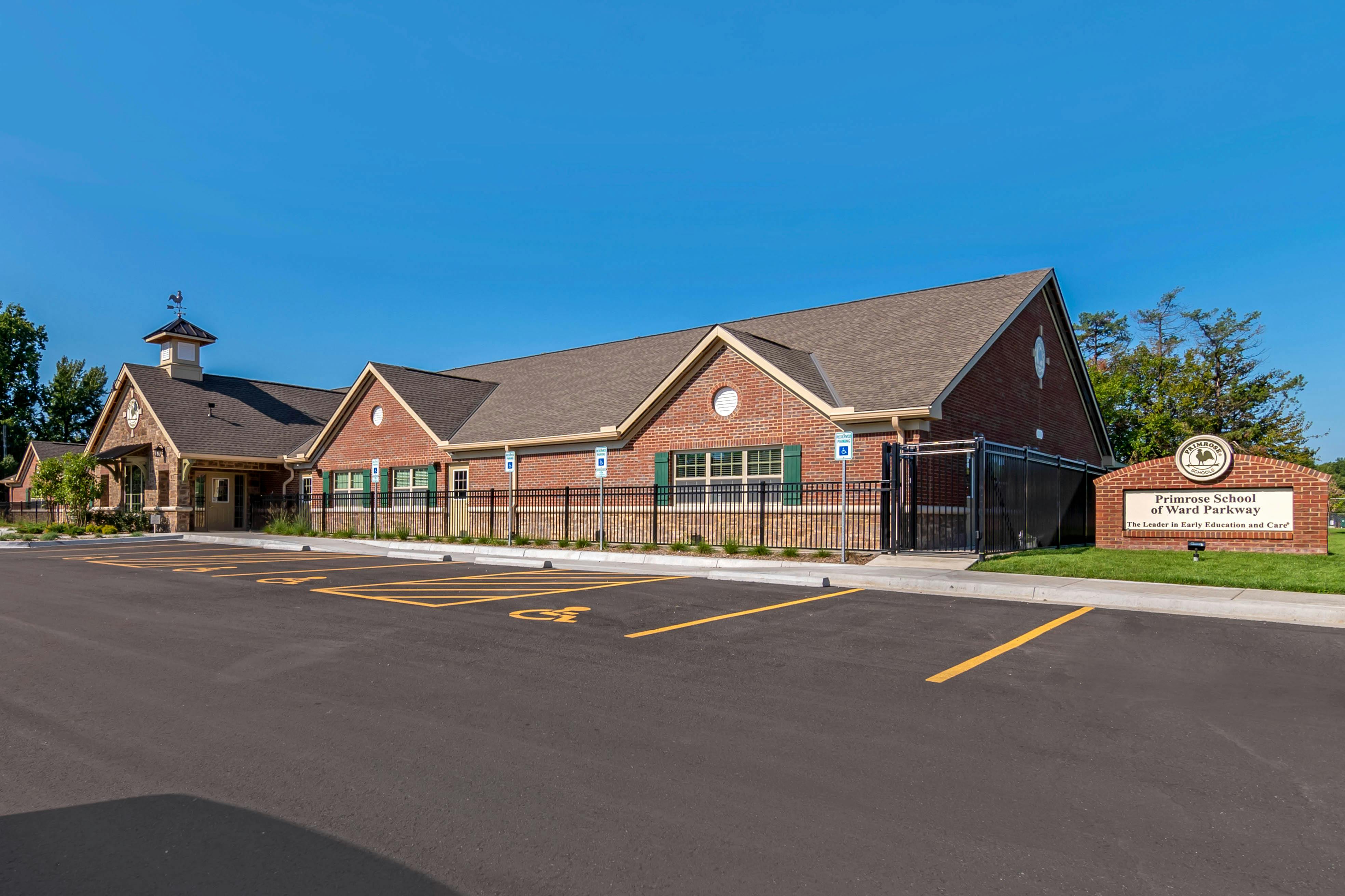 Primrose School of Ward Parkway building exterior with a parking lot in front