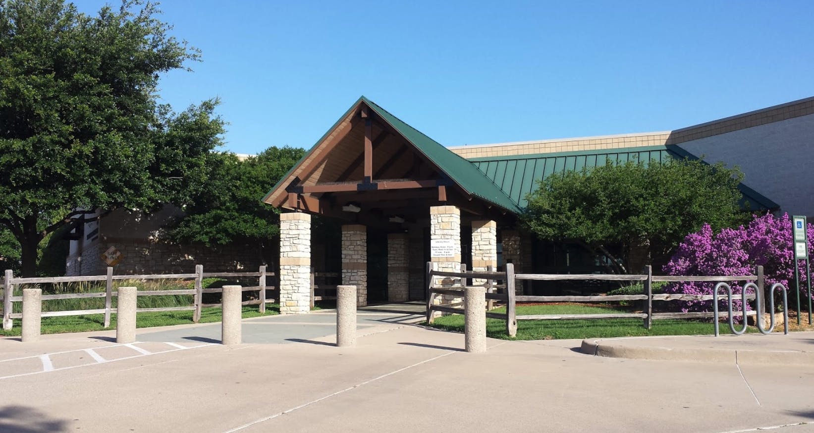Fort Worth Summerglen Branch Library in Fort Worth Parent Reviews on