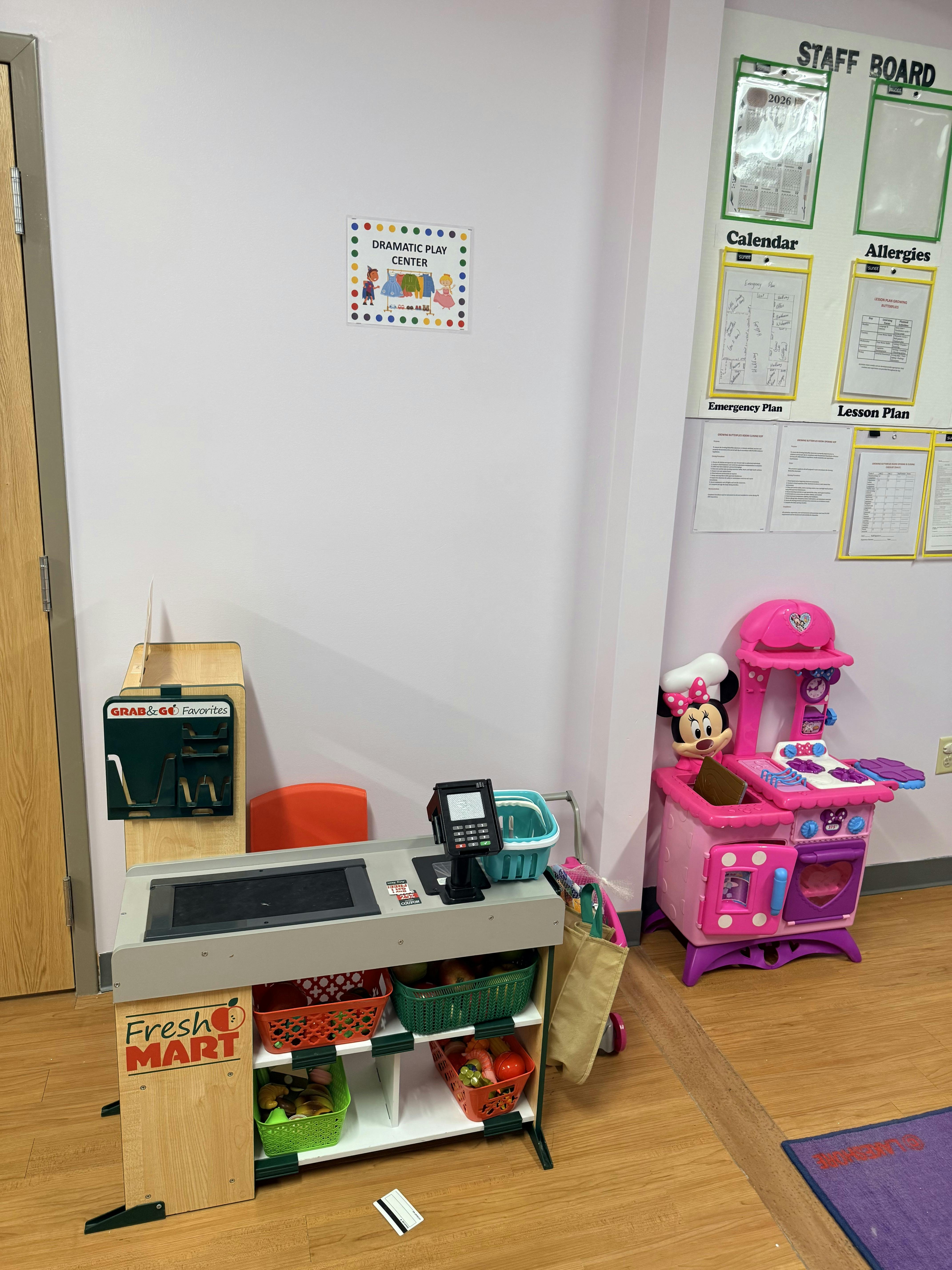 Play kitchen and Fresh Mart play store in a classroom