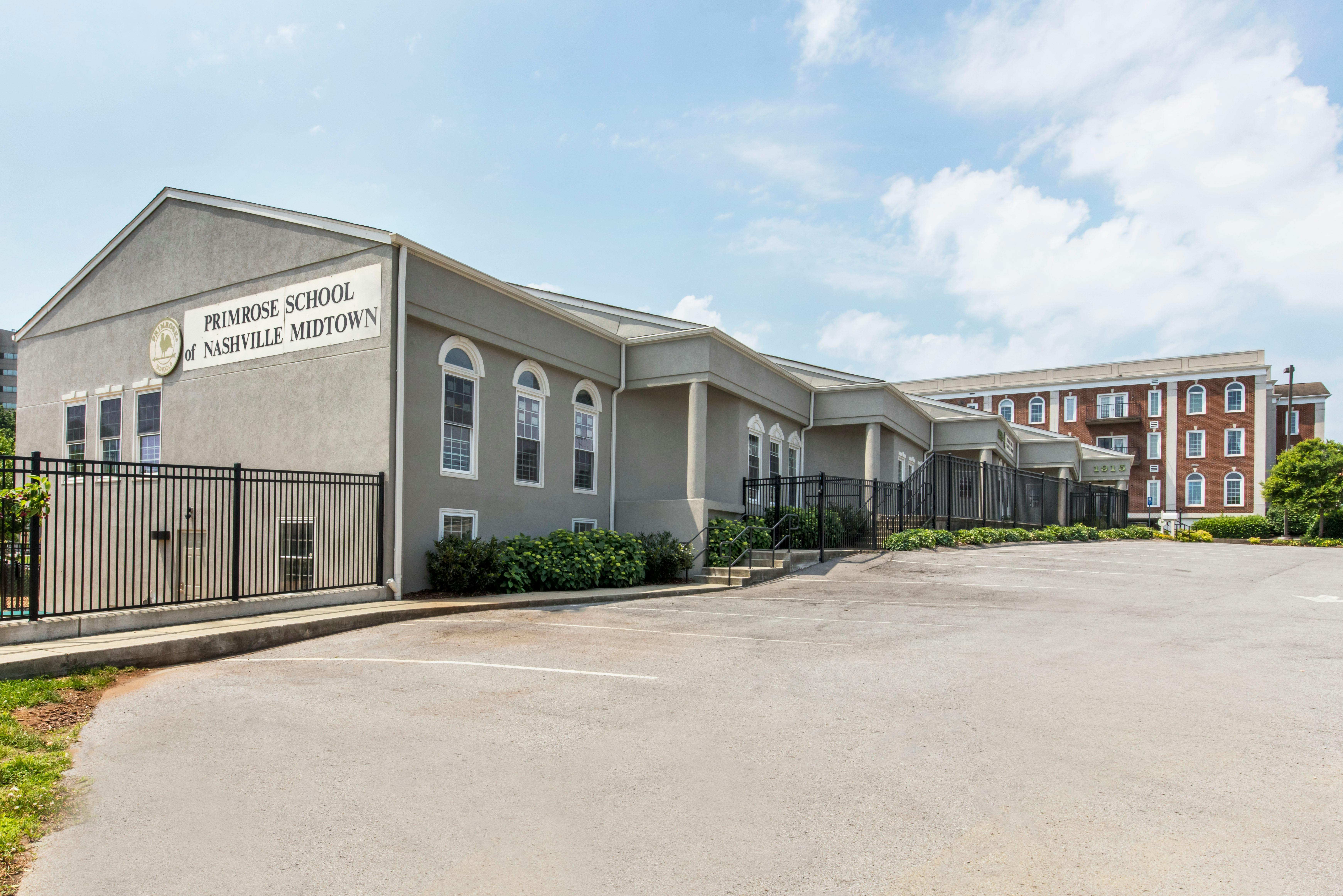 Primrose School of Nashville Midtown building exterior and empty parking lot