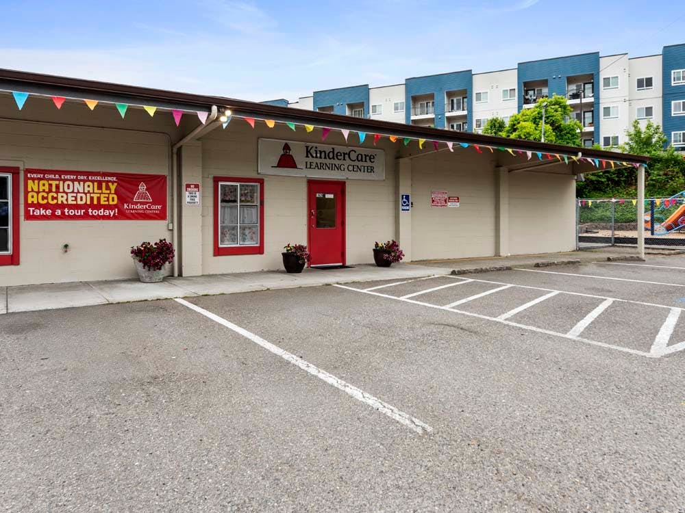 KinderCare Learning Center building with "Nationally Accredited" banner