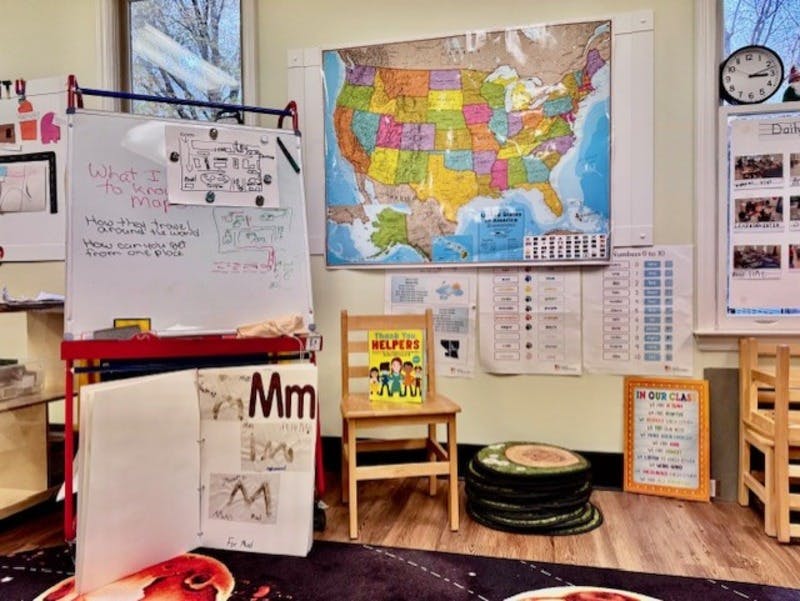 Whiteboard with “What I need to know about Map” in a classroom