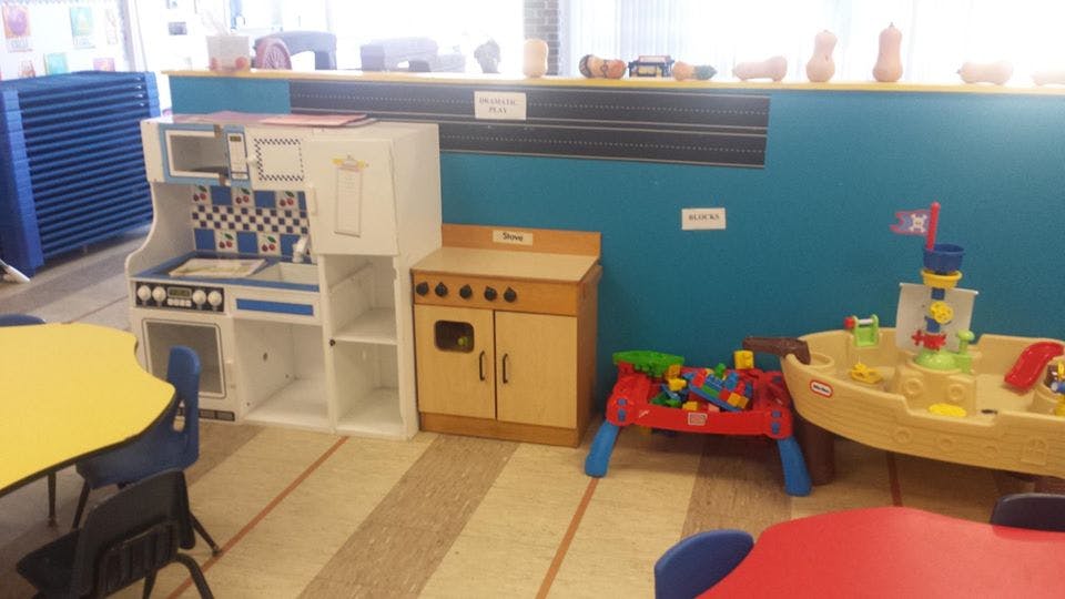 Play kitchen and toys in a classroom